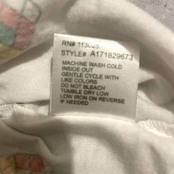 NWT Rubikโs Cube 80s Pattern White ๐ฏ% Cotton Crop Top T-Shirt | Small - Picture 7 of 8